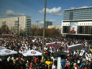 2012-04-01 halbmarathon berlin karl marx allee