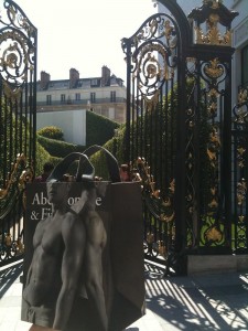 Abercrombie Fitch Paris Champs Elysees nr 23 Frankreich