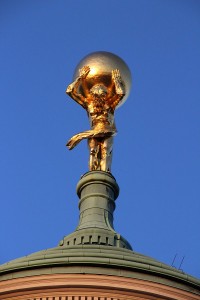 Atlas Altes Rathaus Potsdam gegenüber Potsdamer Stadtschloss