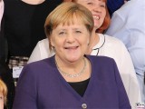 BK A. Merkel Gesicht Laecheln Kopf Empfang Bundeskanzleramt Skylobby Berlin Berichterstattung Magazin TrendJam