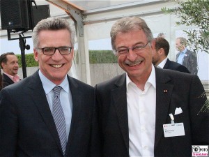 BM Thomas de Maiziere, Dieter Kempf Gesicht face Kopf Bitkom Sommerfest Hamburger Bahnhof Berlin IT Museum für Gegenwart Berichterstatter