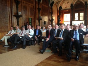 Burkhard Exner, Oleg Krasnitskiy, Jean-Claude Tripolet, Kent Logsdon, Heiko Maas, Manfred Görtemaker, Michael Paul Orangerie Neuer Garten Potsdam 70 Jahre Potsdamer Konferenz Gartenseite