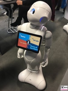 Check-in Roboter PEPPER Internationale Tourismusboerse Berichterstatter