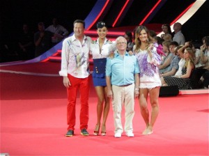 Jury Christian Keller Verona Pooth Gerd Völker Franziska van Almsick RTL TV Programm  Wassersport Show  Pool Champions Schwimmhalle SSE Europa-Sportpark Berlin