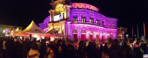 Dresden schillert der Ball ist Bunt Semperopernball Dresden Theaterplatz Opernball Semperoper