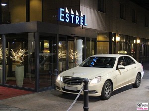 Estrell Hotel Berlin Promis 22. Jose Carreras Gala Vorfahrt SAT.1GOLD Berichterstatter