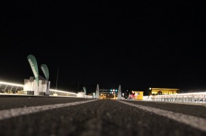 Fahrbahn Eröffnung Waldschloesschenbrücke Dresden Blick nachts in Richtung Tunnel Waldschloesschenstrasse