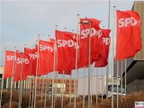Flaggen Wind Fahnen flattern rot SPD Bundesparteitag-Berlin-CityCube-Messe-Berlin-Berichterstattung-TrendJam