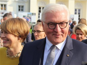 Frank-Walter Steinmeier Bundespraesident Gesicht Buergerfest Amtssitz Schloss Bellevue Berlin Berichterstattung TrendJam