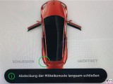 Hinweis Tesla Model 3 Dual Motor P Tablett Abdeckung der Mittelkonsole langsam schliessen PresseFoto Elektromobilitaet Berichterstattung