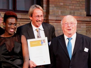 Ivy Quainoo, Carl Fechner, Norbert Bluehm Kindernothilfe Preisverleihung 15. Medienpreis Berlin Hauptstadtrepräsentanz Telekom