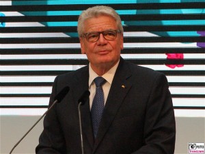 Joachim Gauck Bundespraesident Festredner Schlueterhof Deutsches Historisches Museum Jubilaeum Mitbestimmungsgesetz Berlin Unter den Linden Berichterstatter