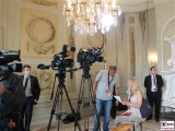 Kamera Team Gartensaal Diplomatisches-Corps-Schloss-Meseberg-Gartensaal-Berichterstatter