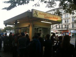 Kiosk Imbiss Mustafas Gemuesekebap Berlin Kult-Doener Theke