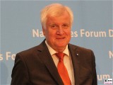 MP Horst Seehofer Gesicht Portrait Kopf Diesel Gipfel BMVI Berlin Invalidenstrasse Berichterstatter