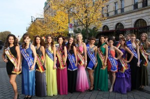 Miss Germany Berlin 2013 Brandenburger Tor Pariser Platz Adlon Abendkleid