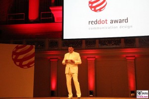 Peter Zec Buehne Verleihung Konzerthaus Gendarmenmarkt Red Dot Award Best of the best Communication Design 2016 Berlin