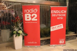 Plakat Radio B2 endlich deutsche Hits 106,0 UKW Mein Berlin Brandenburg www.radiob2.de