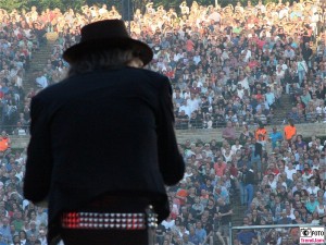 Publikum Udo-Lindenberg-Silhouette-Promi-Panik-Rocker-Waldbuehne-Arena-Berlin-Berichterstatter