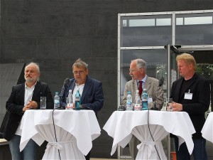 Reinhard Mann Rainer Wohlthat Prof. Dr. H. Walter Lack Karsten Schomaker vlnr Pressekonferenz zur Botanischen Nacht Berlin Dahlem