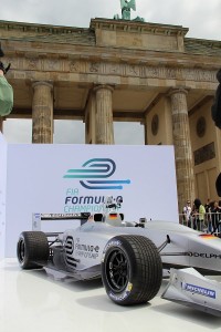 Rennwagen Formula E Auto Formel e Briefing Berlin Brandenburger Tor 2013