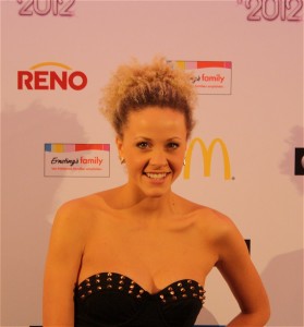 Soap Award 2012 Berlin Joy Lee Juana Abiola Unter Uns Gewinner Pokal Kino Kosmos Medien Serien Stars Telenovela TV