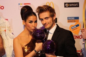 Soap Award 2012 Berlin Sila Şahin Joern Schloenvoig schoenstes Liebespaar Gewinner Pokal Kino Kosmos Medien Serien Stars Telenovela TV