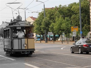Straßenbahn Potsdam Platz der Einheit Richtung Glienicker Brücke Lindner Triebwagen 1907 zweiachsiger Motorwagen