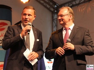 Sts Michael Schneider, MP Reiner Haseloff Gesicht Kopf Promi Landesvertretung Sachsen Anhalt Kultursommernacht Wilhelmstrasse Berlin Berichterstatter