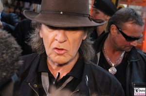 Udo Lindenberg Gesicht Promi face Hut Brille Olympiastadion Panik Rock SonderZug nach Pankow UBahnhof U2 Berlin