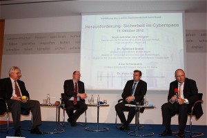 Vertretung Sachsen Anhalt Cyberspace Berlin vlnr  Neubauer Felgner Brandl Schoenbohm