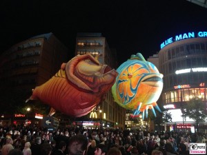 fliegende Fische Berlin leuchtet Lichterfest Potsdamer Pla