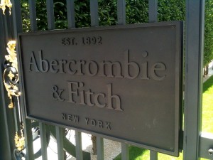 Store Abercrombie Fitch Paris Champs Elysees nr 23 Frankreich