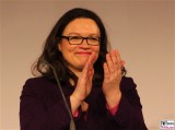 Andrea Nahles Gesicht Kopf Haende Google Impact Challenge Deutschland Cafe Moskau Karl Marx Allee Berlin Arbeits- und Sozialministerin