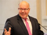 BM Peter Altmaier Gesicht Lachen Hand Pressekonferenz BMWi BMVI Wirtschaftsministerium Berlin Scharnhorststr Invalidenstr Berichterstattung TrendJam