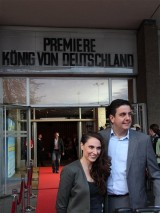 Bastian Pastewka Frau Heidrun Buchmaier Gast Premiere Koenig von Deutschland Berlin Kino International Karl Marx Allee