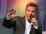 Dieter Bohlen Gesicht Promi face Micro singt Eroeffnung CLINTON Großhandels GmbH Dahlewitz Hoppegarten Berlin