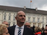 Dietmar Woidke Gesicht face Promi Schloss Bellevue Berlin Bundespraeident Buergerfest Park Ehrenamt