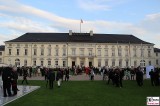 Gaeste Gartenseite Schloss Bellevue Berlin Bundespraesident Buergerfest Park Ehrenamt