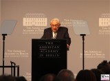 Henry Kissinger Pult Teleprompter Promi Kissinger Preis American Academy Berlin Wannsee