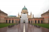 Innenhof Stadtschloss Potsdam zentral Haupteingang Fußboden Klinker