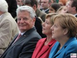 Joachim Gauck lachen, Daniela Schadt, Angela Merkel Gesicht Promi Schloss Bellevue Berlin Bundespraesident Buergerfest Park Ehrenamt