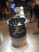 LG CLOi, voller Einkaufswagen, Roboter, personal robot PR, IFA Funkausstellung Funkturm Berichterstattung TrendJam