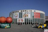 Plakate virtuell getauscht FRUIT LOGISTICA Berlin Eingang Sued Messe Berlin