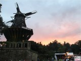 Potsdamer Himmel rosa Wolke Historische Muehle Besucher Schloessernacht Schloss Sanssouci Potsdam Rokoko Berichterstatter