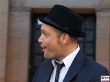 Roger Cicero links Promi Gesicht Lachen Saenger Frank Sinatra Classic Open Air Gendarmenmarkt