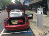 Tesla Model 3 Dual Motor P Ladekante Ladekabel Strassenseite PresseFoto Elektromobilitaet Berichterstattung