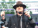 Udo-Lindenberg-frontal-Brille Hand-Promi-Panik-Rocker-Waldbuehne-Arena-Berlin-Berichterstatter