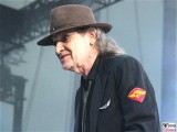 Udo-Lindenberg-links-grinst-ohne Brille-Promi-Panik-Rocker-Waldbuehne-Arena-Berlin-Berichterstatter