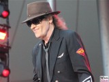 Udo-Lindenberg-links-lacht-Promi-Panik-Rocker-Waldbuehne-Arena-Berlin-Berichterstatter